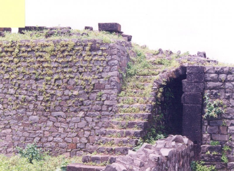 ramparts-mandu-fort